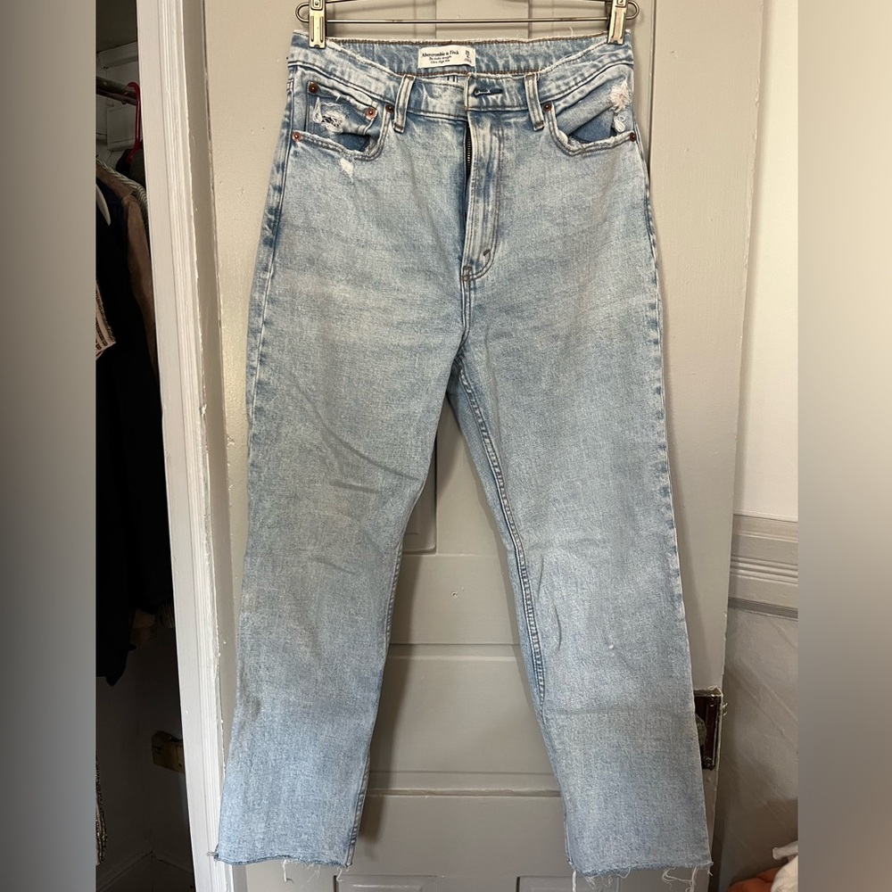 Abercrombie & Fitch- Ultra High Rise Ankle Jeans - Sz 6